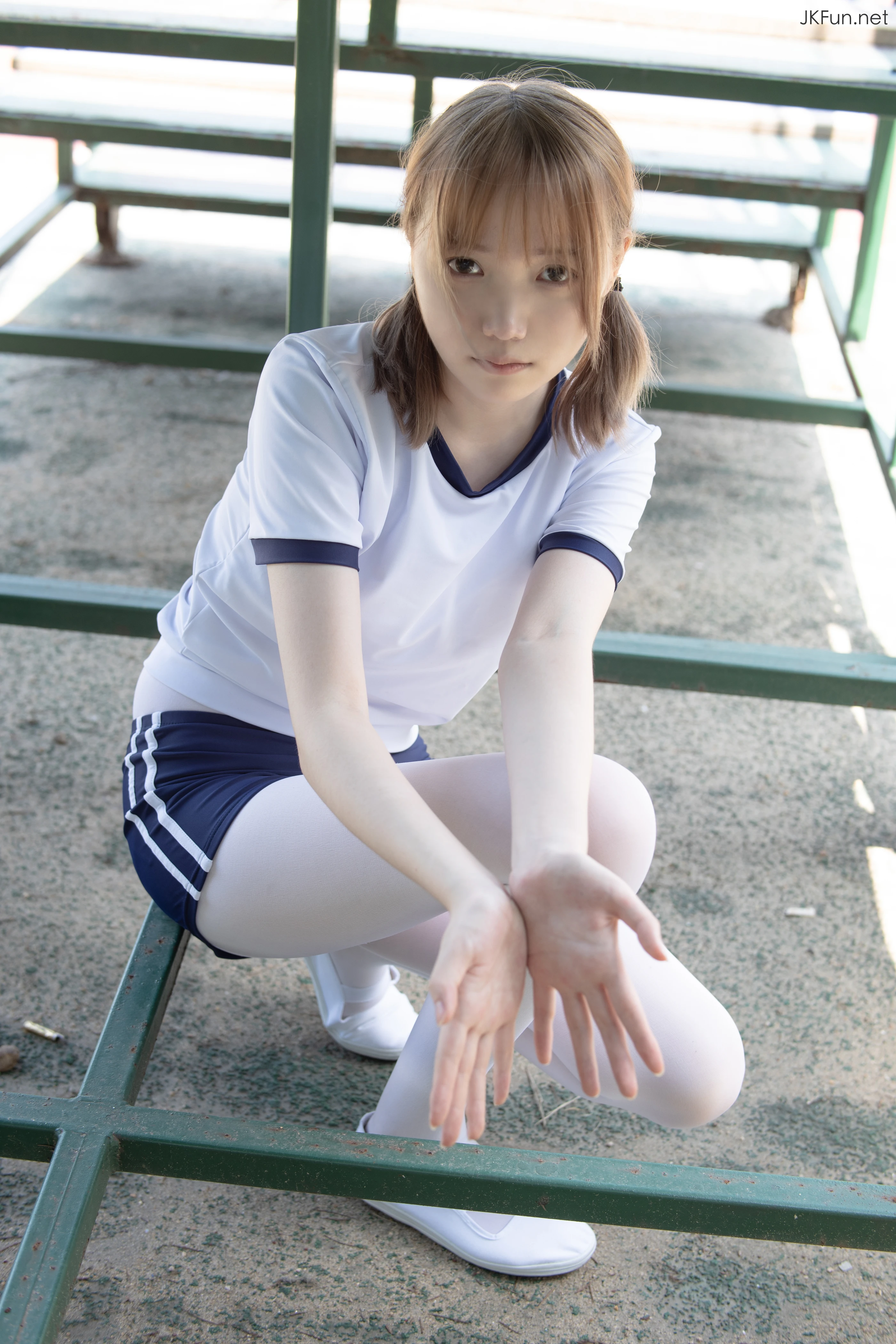 森萝财团 [JKFUN-019] 80D白丝外景体操服 Aika [107P 1V]插图4
